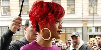 Lagi-Lagi Rihanna Masuk Urutan Pertama di UK