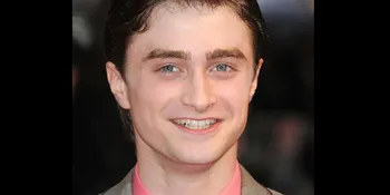 Daniel Radcliffe Curi Kacamata Harry Potter