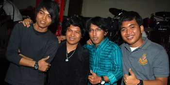 11 Tahun Berkarya, Wali Tak Ingin Terlena