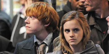 Emma Watson Bertunangan Dengan Rupert Grint?