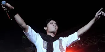 Desember, D Bagindas Manggung ke Singapura