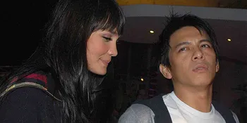 Dukung Kekasih, Luna Maya Cium Pipi Ariel