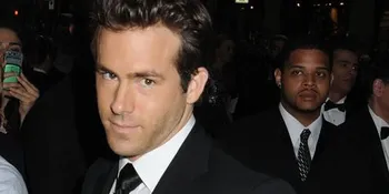 Pernikahan Scarlett Johansson - Ryan Reynolds Retak?