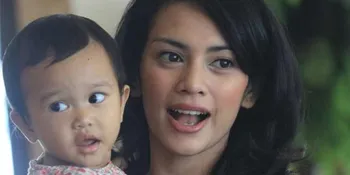 Masayu Selalu Bawa Anak ke Mana-Mana