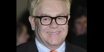 Elton John Akan Menyanyi Pada Royal Wedding?