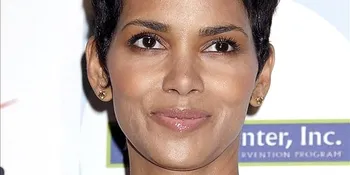 Halle Berry Mulai Merambah Broadway