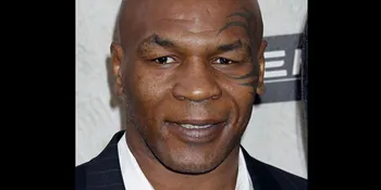 Mike Tyson Punya 2.500 Burung!