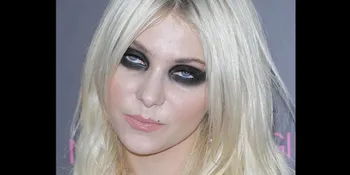 Taylor Momsen Ajak Para Gadis 'Puaskan Diri Sendiri', Sexually!