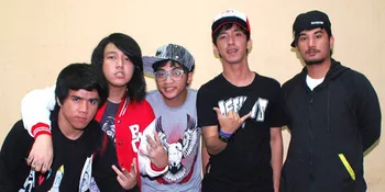 Dituduh Bakar Bendera Bonek, Pee Wee Gaskins Batal Konser