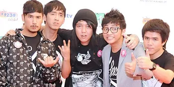 Road Manager Pee Wee Gaskins Dihajar Bonek!