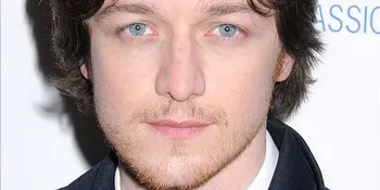 James McAvoy Berperang Melawan Zombie