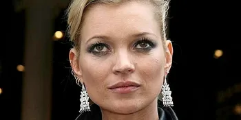 Kate Moss Bingung Cari Tempat Berlibur