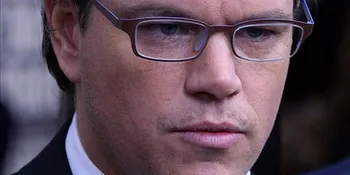 Lidah Matt Damon Diikat Pakai Karet
