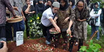 Cok Simbara: Nasri Cheppy Sutradara Pintar