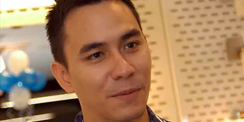 Liburan ke Eropa Darius Bawa Telur Asin dan Kerupuk