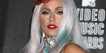 Lady GaGa Diajak Owen Wilson Main Film