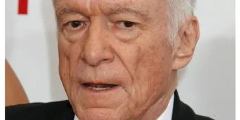 Tunangan Hugh Hefner Tak Permasalahkan Perbedaan Umur