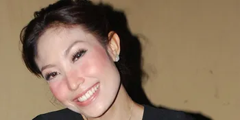 Ayu Dewi - Zumi Zola Akan Nikah 2011