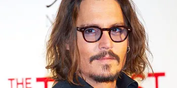 Johnny Depp Kalahkan Robert Pattinson di People's Choice Award