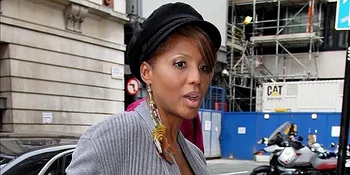 Bangkrut, Toni Braxton Siap-Siap Bugil