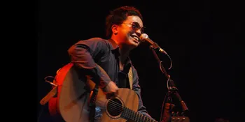 Sandhy Sondoro Berikan Sajian Luar Negeri Ala Dalam Negeri