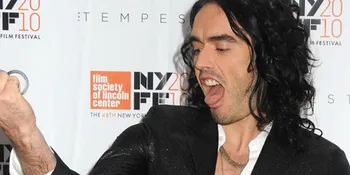 Russell Brand: Katy Perry Melempar Botol ke Kepalaku