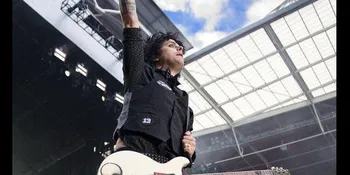 Vokalis Green Day Ingin Menulis Untuk Teater Musikal