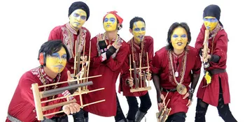 Korban Selesai Diperiksa, Giliran Donny Kuburan Band