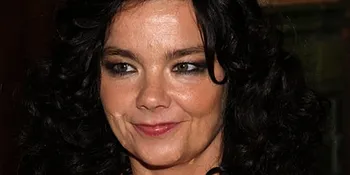 Bjork Gelar Lomba Karaoke Maraton