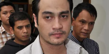 Tuntutan Untuk Mantan Istri Ferry Irawan Ditunda