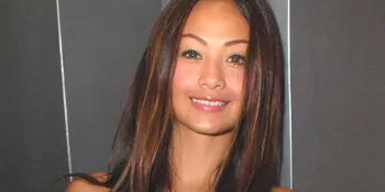 Indah Kalalo Kecewa 'PELUKAN JANDA HANTU GERONDONG'