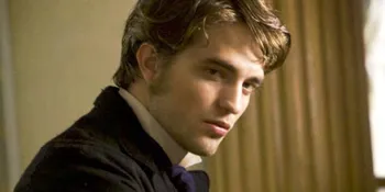 Robert Pattinson Tampil Dengan Gaya Rambut Baru