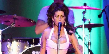 Comeback, Amy Winehouse Gaet Cee-Lo Green