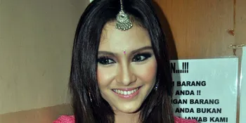 Kuliah Zee Zee Shahab Terbengkalai Karena Stripping