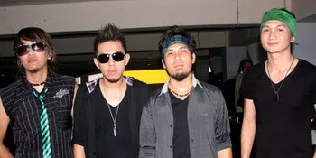 Dicueki, Drive Hengkang Dari Emotion