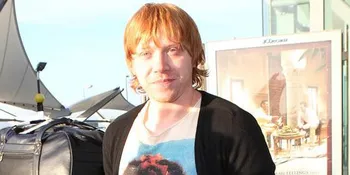 Rupert Grint Bakal Pangkas Habis Rambut Merahnya