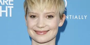 Mia Wasikowska Akhirnya Geser Carey Mulligan