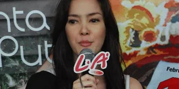 Debut Sutradara, Cathy Sharon Menang Penghargaan