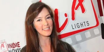 Cathy Sharon Ketagihan di Balik Layar