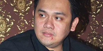 Usai Ariel, Farhat 'Memburu' Cut Tari - Luna Maya