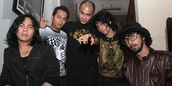 Rocker Kasarunk Tak Komitmen Main Film Bareng