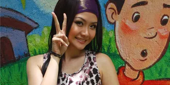 Imlek, Alena Tak Kumpul Keluarga