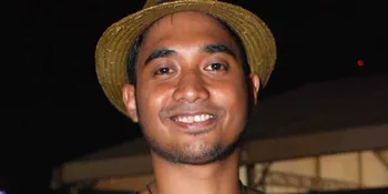 Lepas Pasto, Rayeen Coba Warna Baru