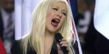Ups, Christina Aguilera Salah Lirik di Super Bowl!