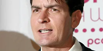 Charlie Sheen Habiskan $1 Juta Untuk Gadis Panggilan