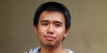 Joshua Kehilangan Ayah Sekaligus Sahabat