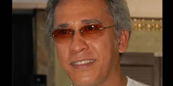 Iwan Fals Silaturahmi di 'A Masterpiece of Erwin Gutawa'