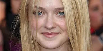 Dakota Fanning Digaet Jadi Keluarga Kerajaan