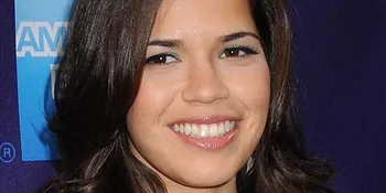 America Ferrera Belajar Jadi Istri Yang Baik