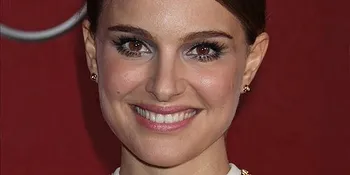 Natalie Portman Dukung Program Pendidikan Kenya